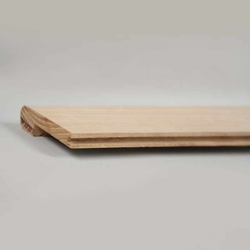 Logchomhaid Píosa Iomlána Darach Bán Srónadh Staighre (Péinte Neamhchríochnaithe) – Dath Nádúrtha Darach –1/2'x2 15/16'